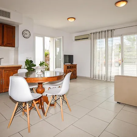 Beautiful In With Kitchen